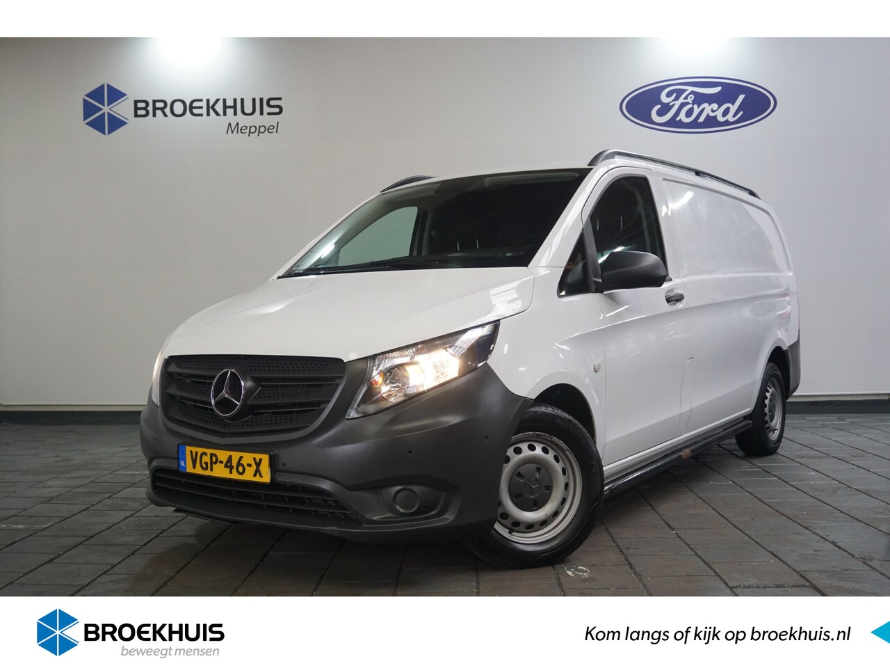 Mercedes-Benz Vito - 114 CDI Lang Automaat | Trekhaak | Navi | 3-Persoons | Dakrails | Cruise | Sidebars | 2.00 - AutoWereld.nl