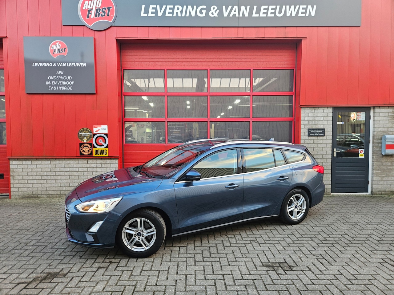 Ford Focus Wagon - 1.0 EcoBoost Trend Edition Business/ Cruise control/ Navigatie/ Parkeersensoren/ Rijklaarp - AutoWereld.nl