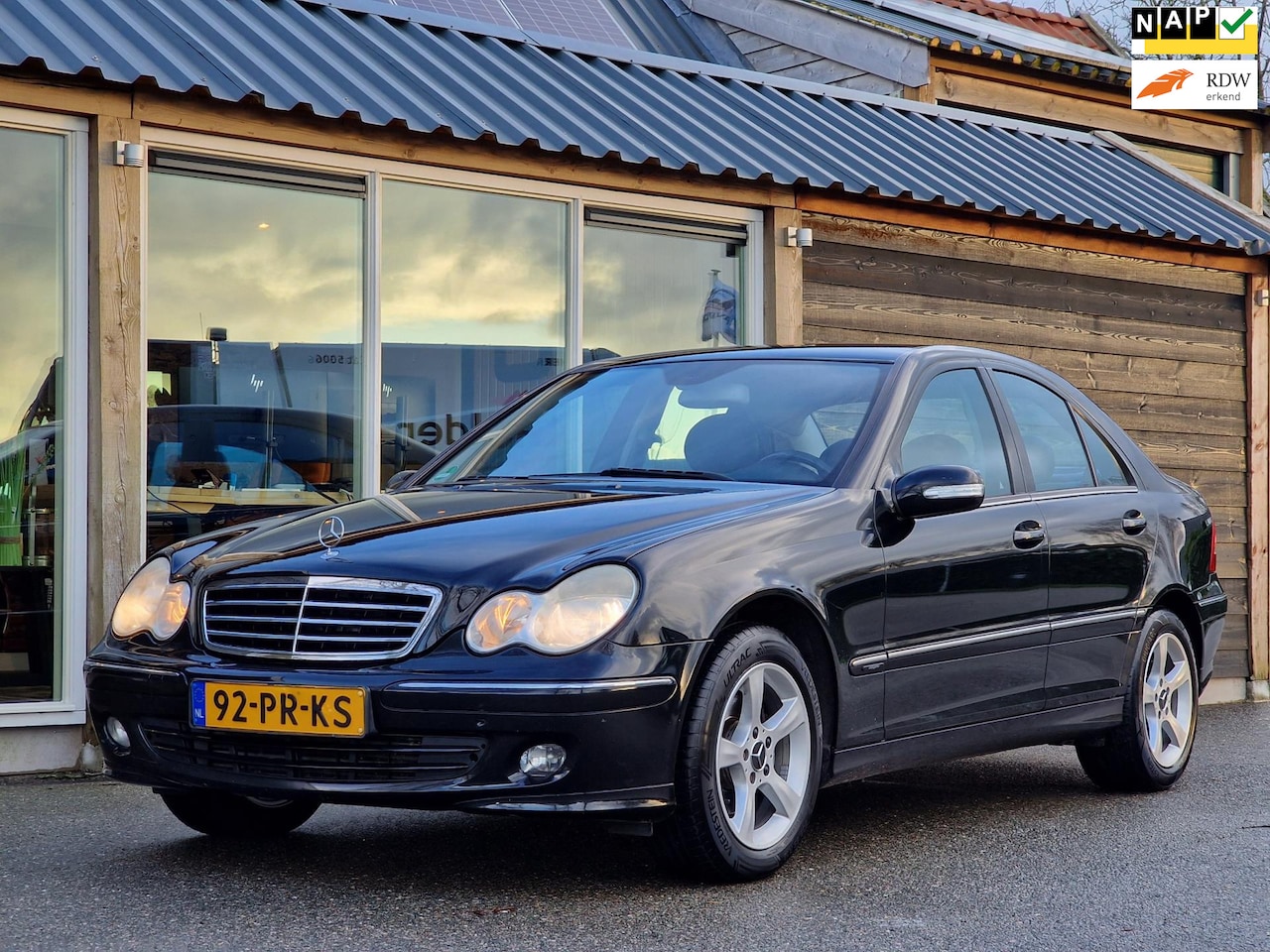 Mercedes-Benz C-klasse - 180 K Avantgarde 180 K. Avantgarde (NL-Auto / NAP / Leder / Climate / Cruise / Half Leder / Goed onderhoude - AutoWereld.nl