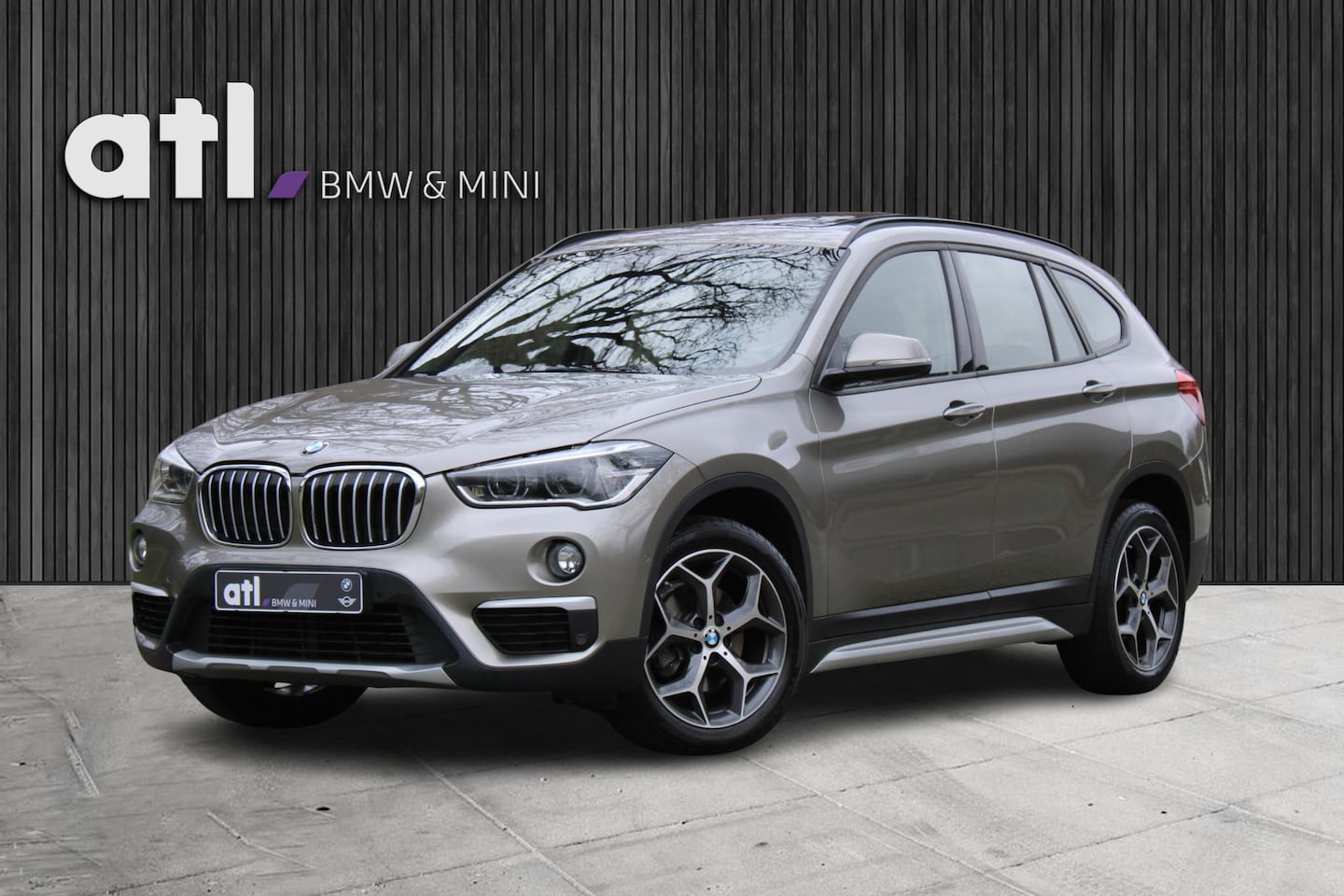 BMW X1 - sDrive18i Centennial High Executive X-Line, Parkeerassistent, LED Koplampen, Achteruitrijc - AutoWereld.nl