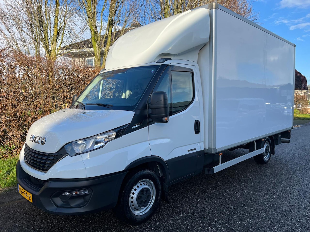 Iveco Daily - 35S14 Automaat |Bakwagen |laadklep - AutoWereld.nl