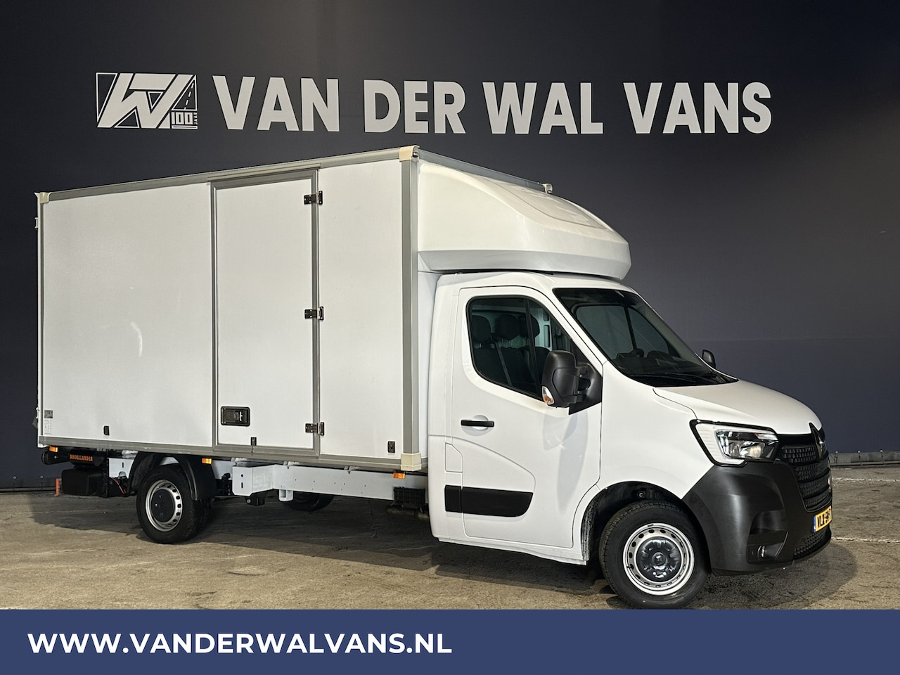 Renault Master - 2.3 dCi 164pk **BPM VRIJ voor de Ondernemer** Bakwagen Laadklep Zijdeur Euro6 Airco | Navi - AutoWereld.nl