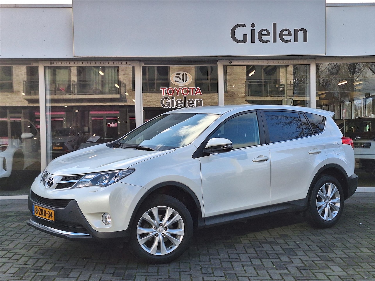 Toyota RAV4 - 2.0 VVT-i AWD Executive Business | Trekhaak, Leer, JBL, Stoelverwarming, Navigatie, Parkee - AutoWereld.nl