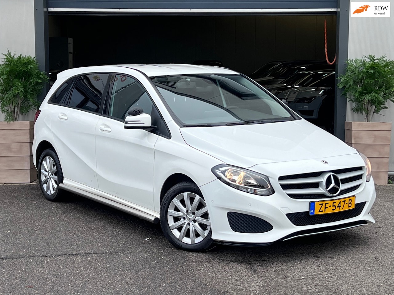 Mercedes-Benz B-klasse - 220 d Ambition // AUTOMAAT / AIRCO / EURO 6 / BLUETOOTH / NAP / - AutoWereld.nl