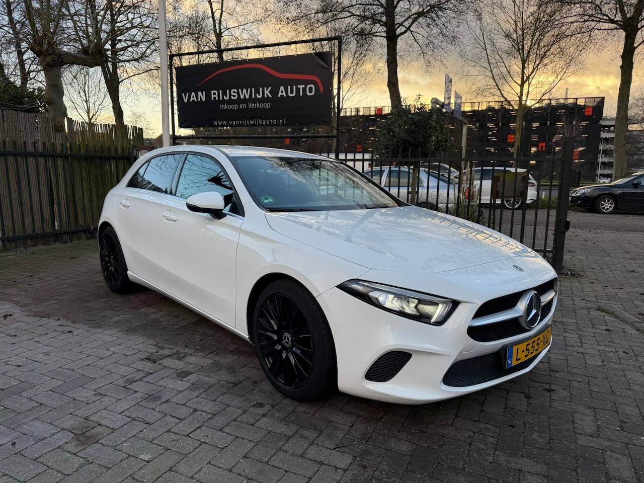 Mercedes-Benz A-klasse - 180d Premium Plus Xenon Leder 12.290 NETTO Nav Leder - AutoWereld.nl