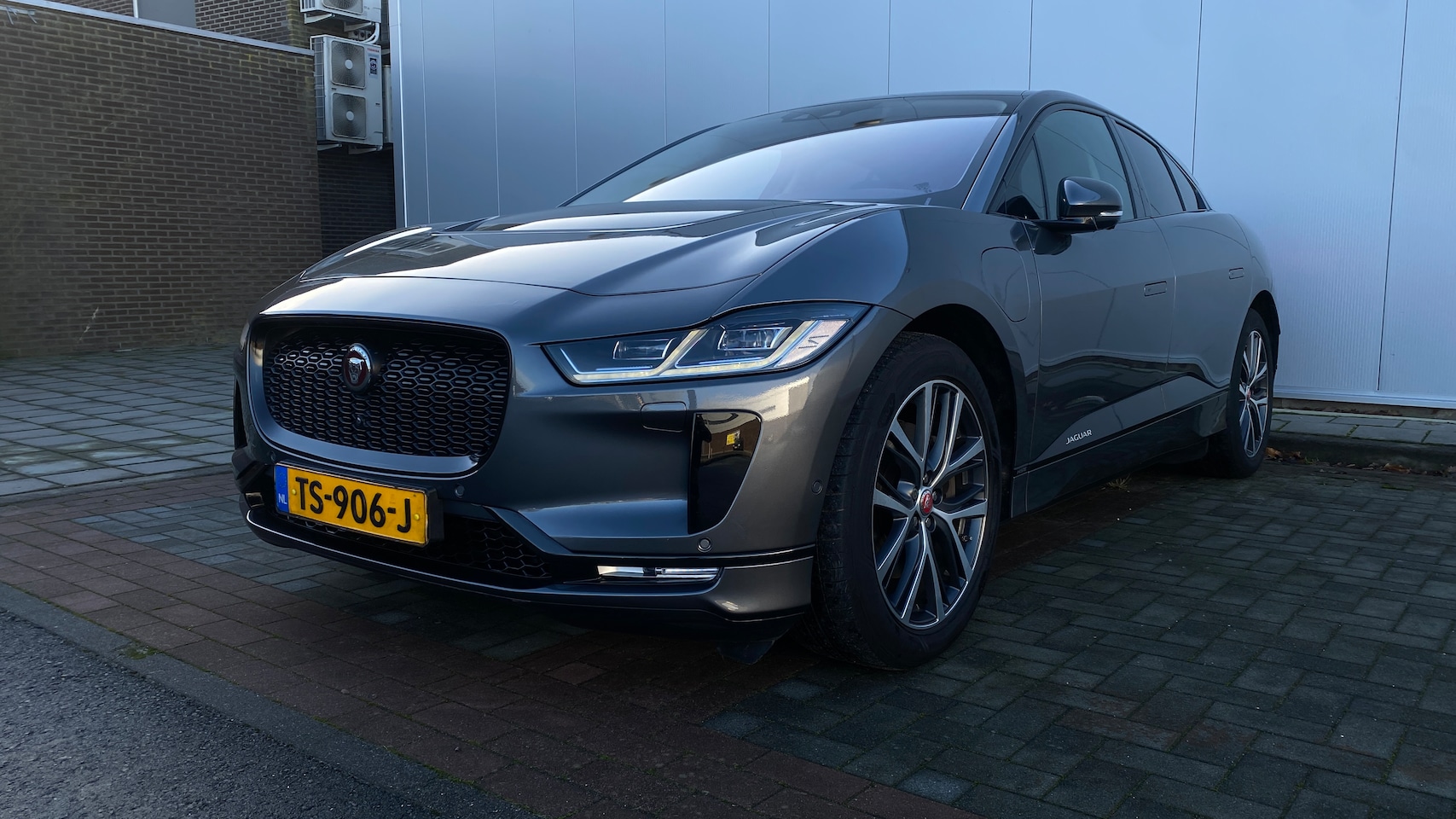 Jaguar I-PACE - EV400 First Edtion HSE,  hoogste uitrusting, NAP, Neuwe APK - AutoWereld.nl