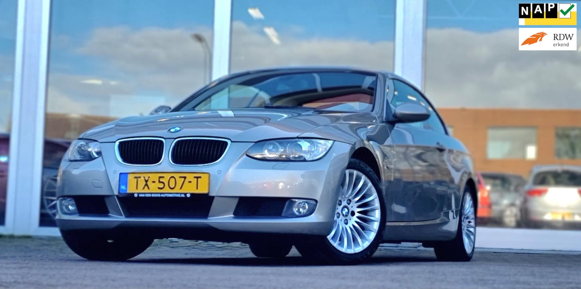 BMW 3-serie Cabrio - 320i Automaat Lerenbekleding Navi Xenon PDC Mooi! - AutoWereld.nl