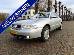 Audi A4 Limousine - 1.8 5V Advance Ecc Xenon Trekhaak