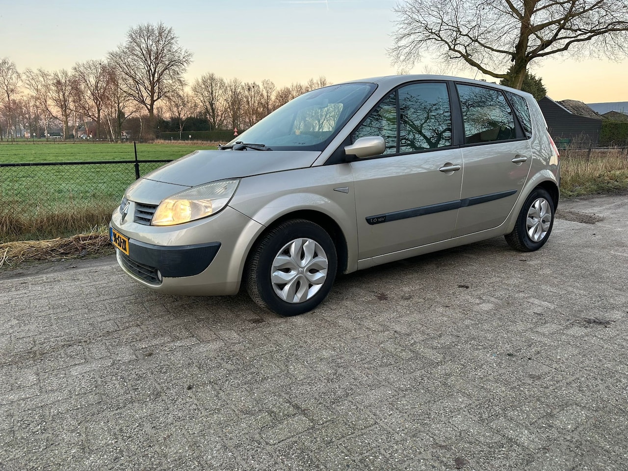 Renault Scénic - 1.6-16V Dynamique Comfort 1.6-16V Dynamique Comfort, nieuwe APK, NAP, Airco, enz - AutoWereld.nl