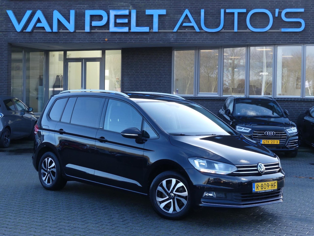 Volkswagen Touran - 1.5 TSI 150PK DSG Highline Active / Carplay / Camera - AutoWereld.nl