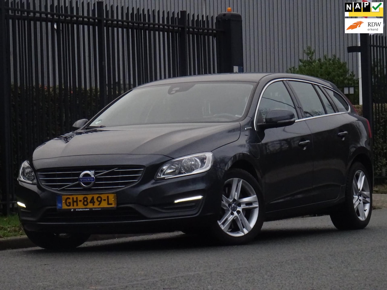 Volvo V60 - 2.4 D6 Twin Engine AUTOMAAT NAP/NAVI/CRUISE/PDC - AutoWereld.nl