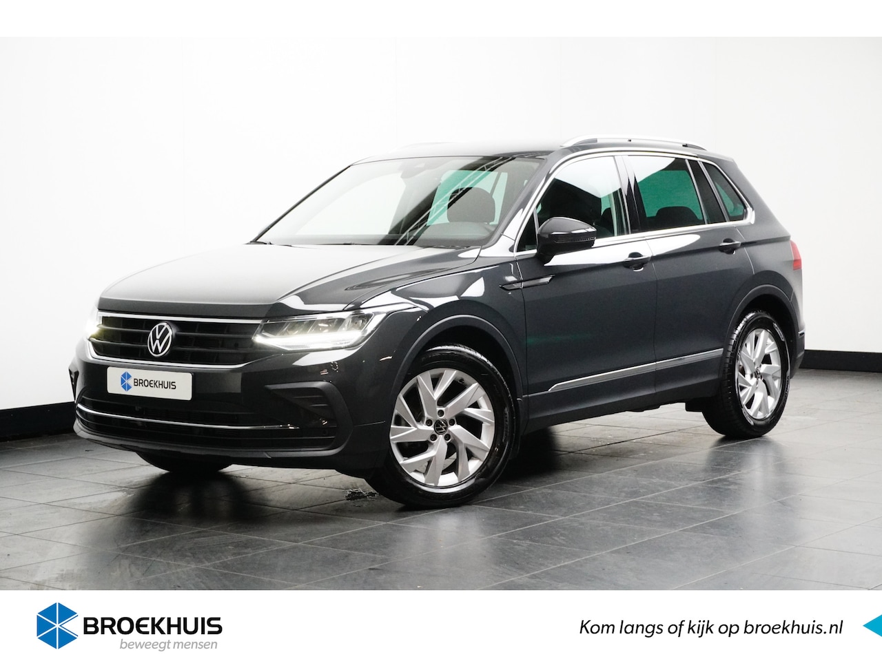 Volkswagen Tiguan - 1.5 TSI 150PK DSG-7 Life | TREKHAAK | NAVIGATIE | ALCANTARA | CAMERA - AutoWereld.nl