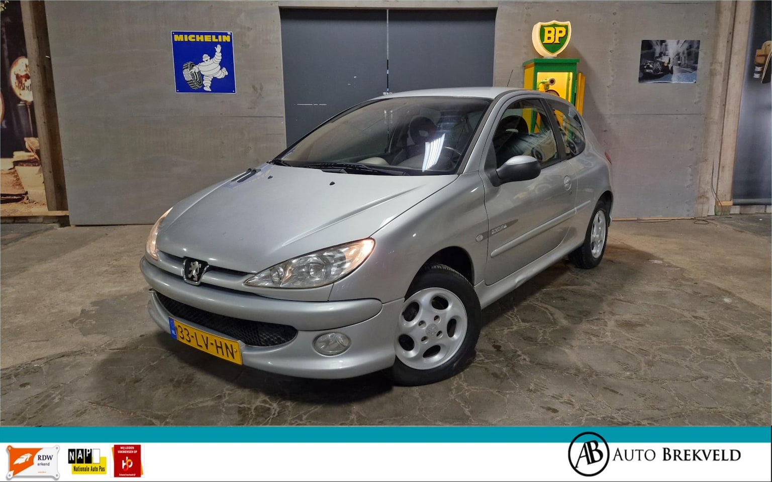 Peugeot 206 - 1.4 Quiksilver 75PK | Airco | LMV | Elektrisch pakket | NAP - AutoWereld.nl