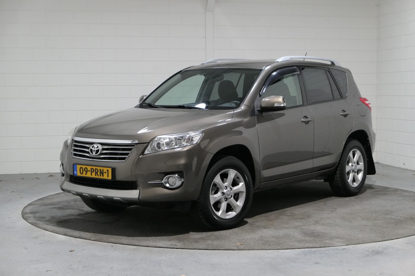 Toyota RAV4 - 2.0 VVTi Dynamic 2WD 2.0 VVTi Dynamic 2WD, NL, Dealer oh, Boekjes, Climate, Cruise, .. het ECHTE straalt er van - AutoWereld.nl