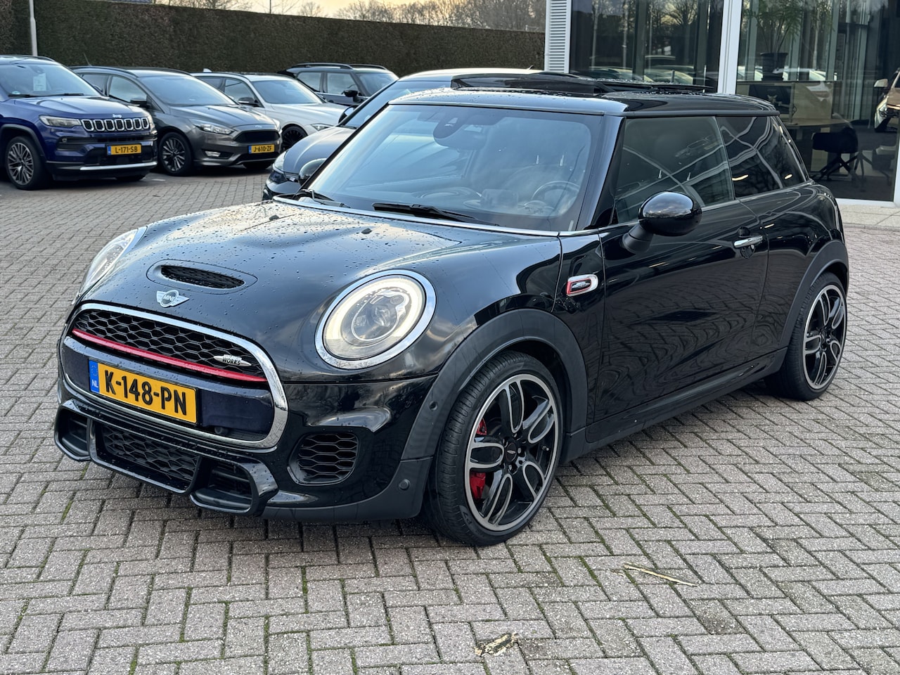 MINI John Cooper Works - Mini 2.0 Chili / Panoramadak / Camera / Head-up / Leder / 18'' / Harman Kardon / Navigatie - AutoWereld.nl