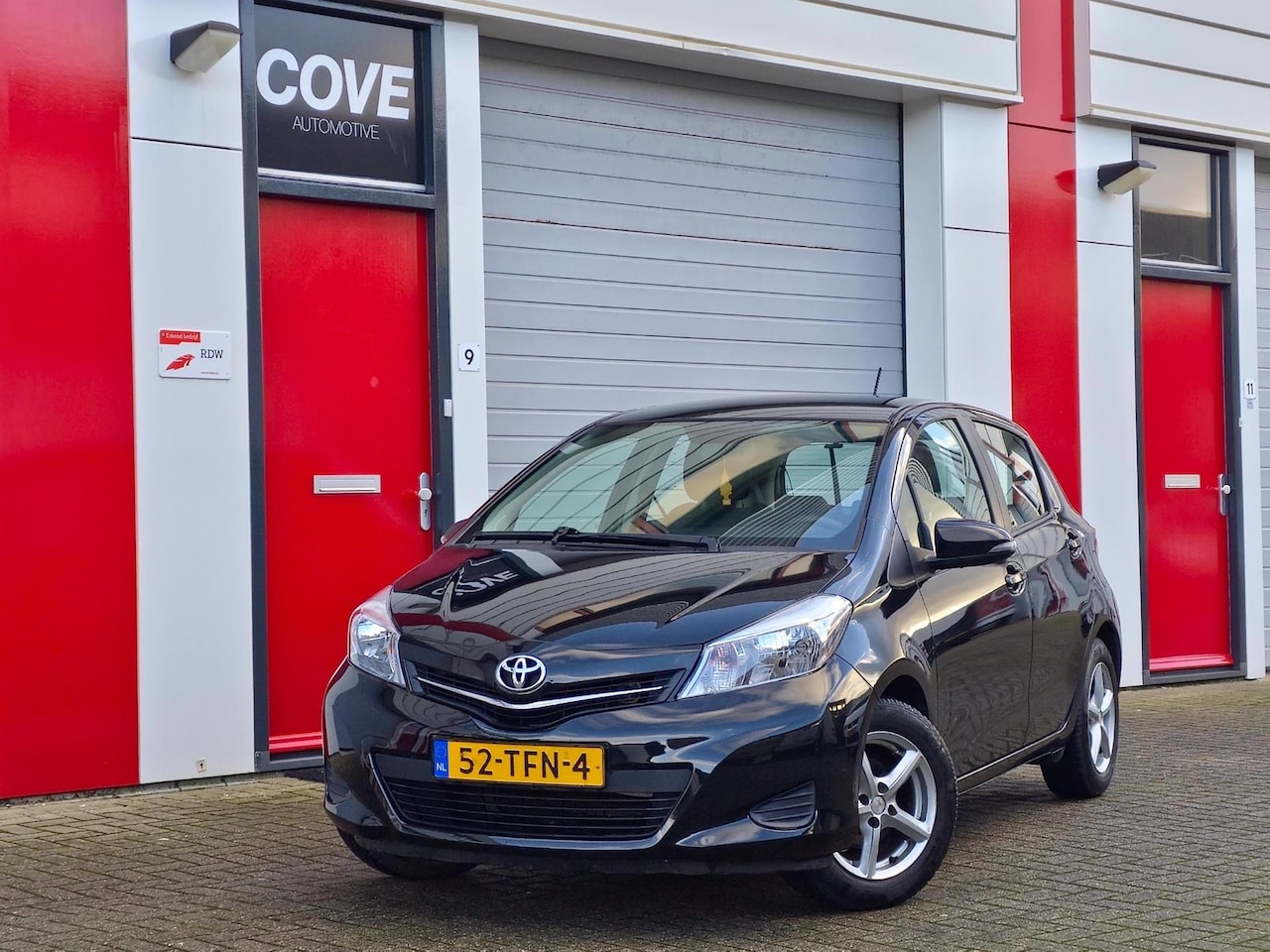 Toyota Yaris - 1.0 VVT-i Aspiration | ACHTERUITRIJCAMERA | BLUETOOTH - AutoWereld.nl