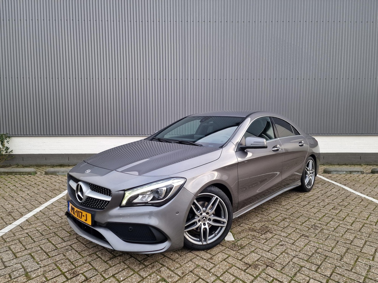 Mercedes-Benz CLA-Klasse - 180 AMG Pakket Navi Camera PDC MFS Leder - AutoWereld.nl