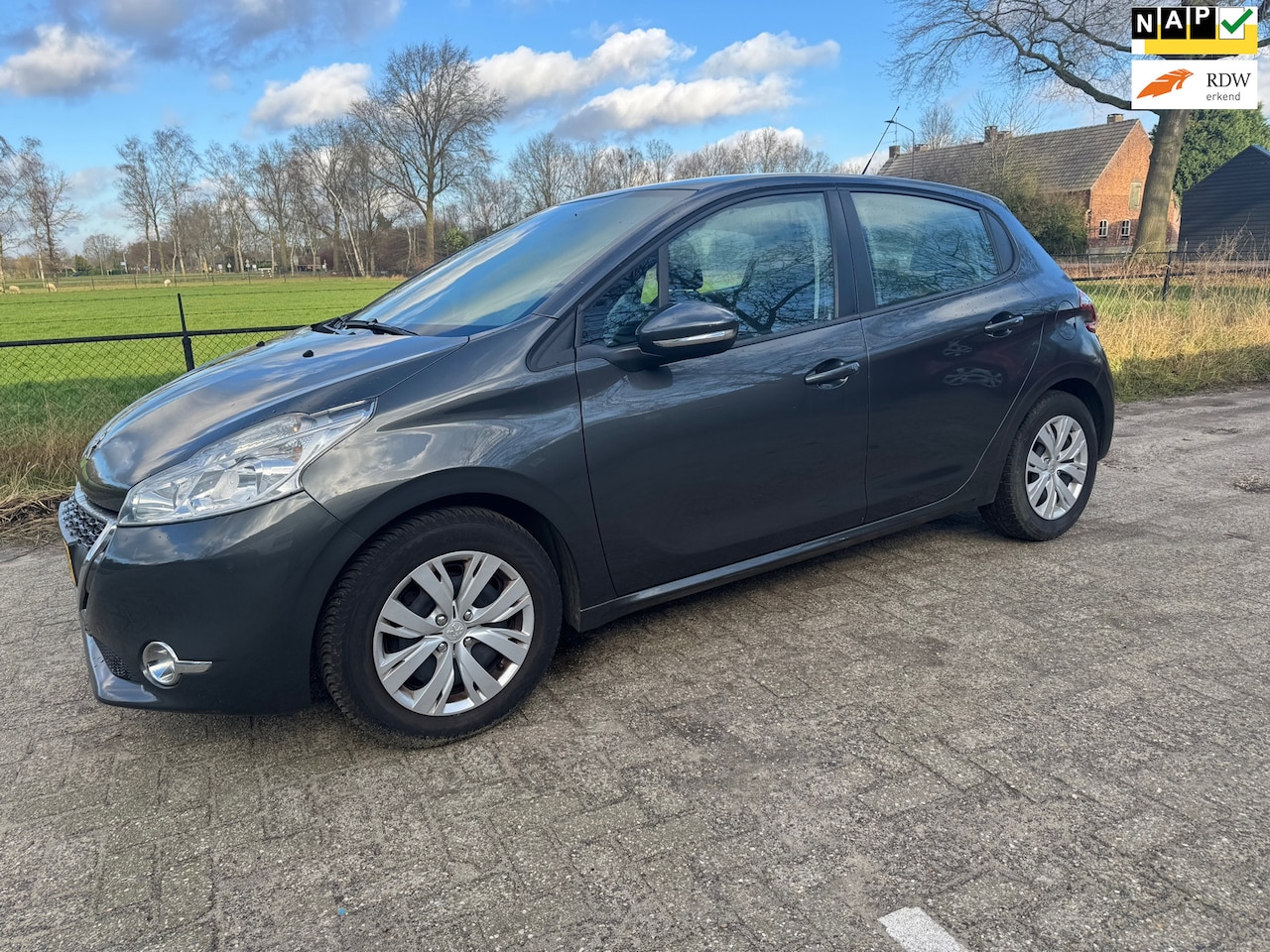 Peugeot 208 - 1.2 Vti Envy 1.2 VTi Envy, alle extra's, APK, NAP, autom. airco, groot scherm, enz - AutoWereld.nl