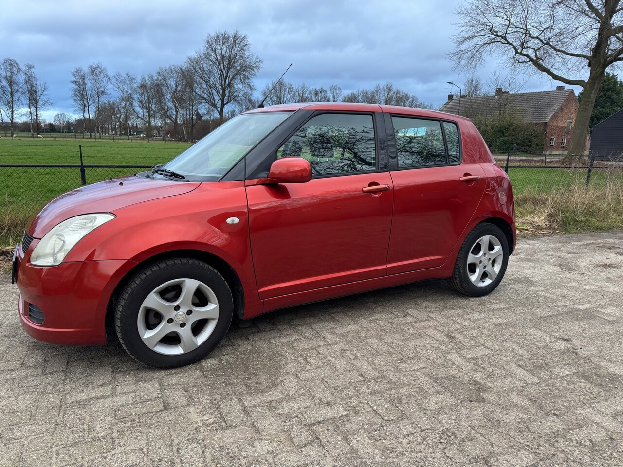 Suzuki Swift - 1.3 GLS 1.3 GLS, 5 deurs, incl nw APK, NAP, 1e eigenaar - AutoWereld.nl