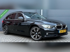 BMW 3-serie Touring - 318d Centennial High Executive Trekhaak/LED