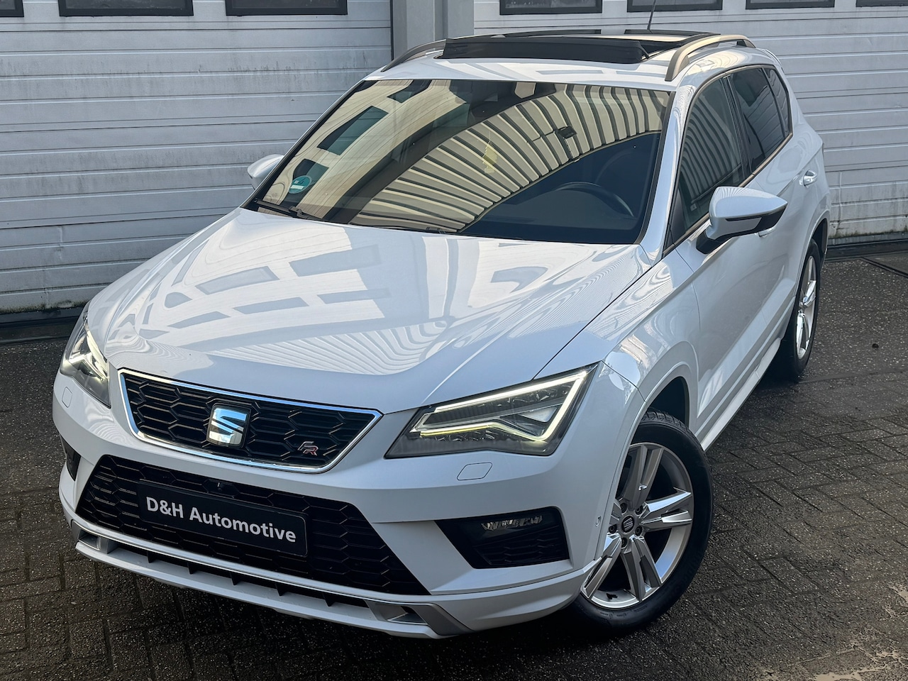 Seat Ateca - 2.0 EcoTSI FR 4DRIVE Led/Acc/Front/Blind/Carplay/Navi/Keyl/Drive/Xenon - AutoWereld.nl