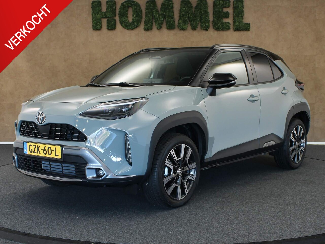 Toyota Yaris Cross - 1.5 Hybrid AWD 130 Launch Edition HEAD UP DISPLAY - 18 INCH LICHT METALEN VELGEN - DODEHOE - AutoWereld.nl