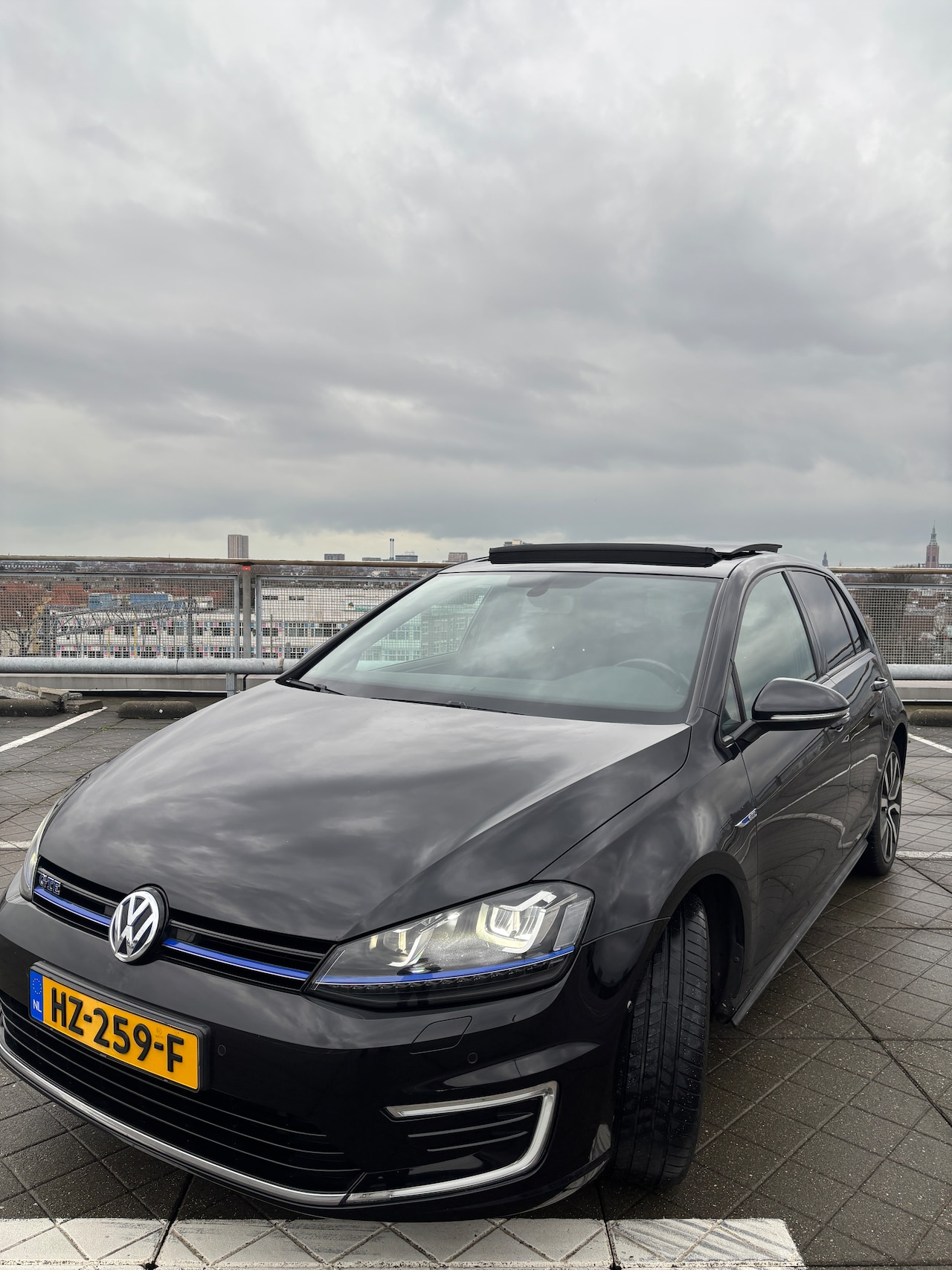 Volkswagen Golf - 1.4 TSI GTE Connected Series - AutoWereld.nl