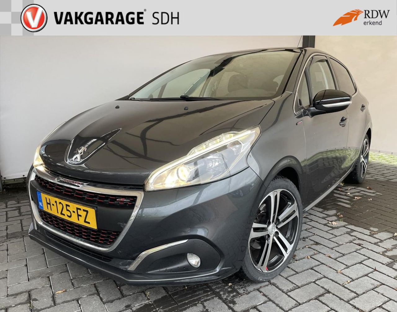 Peugeot 208 - 1.2 Première|Automaat|Leer|GT-Line|Cruise Control|Apple Carplay|Android Auto - AutoWereld.nl