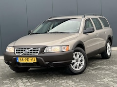 Volvo XC70 - 2.5 T Leder - Cruise - Trekhaak - NL Auto - Facelift