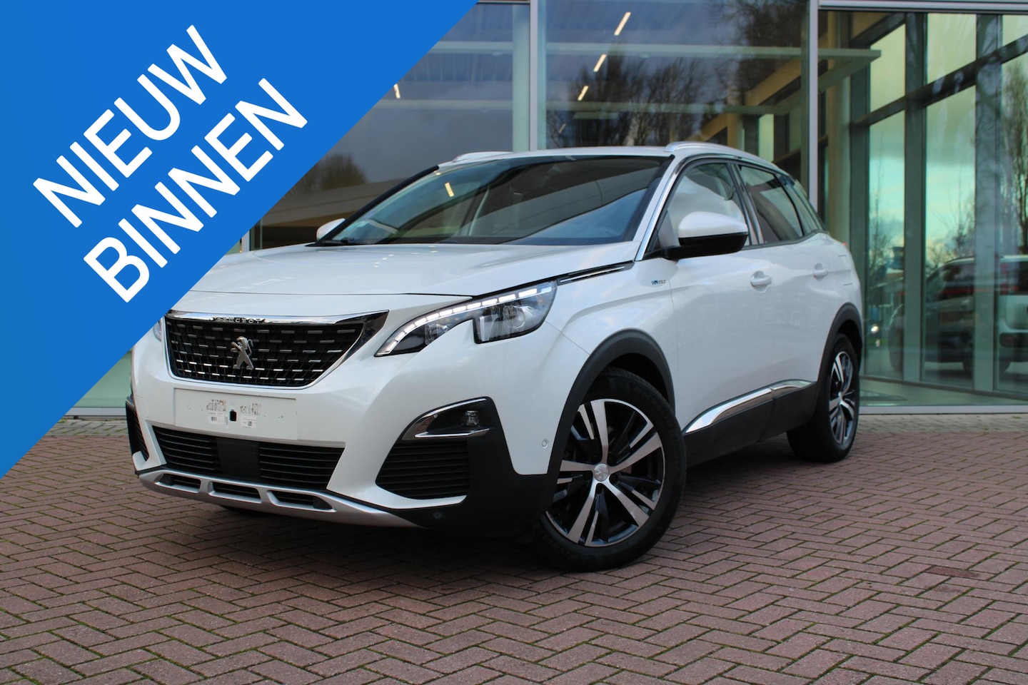 Peugeot 3008 - HYbrid 1.6 - 225 Allure Pack Business - AutoWereld.nl