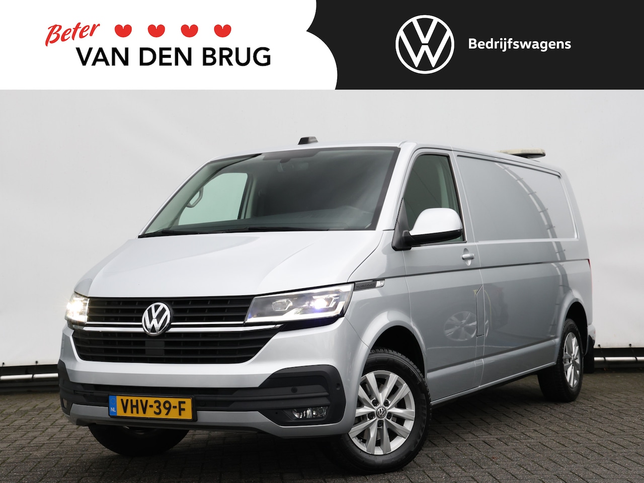 Volkswagen Transporter - 2.0 TDI 150PK DSG L2H1 Highline | Airco | Cruise | LED | Navi | | Camera | PDC | Trekhaak - AutoWereld.nl