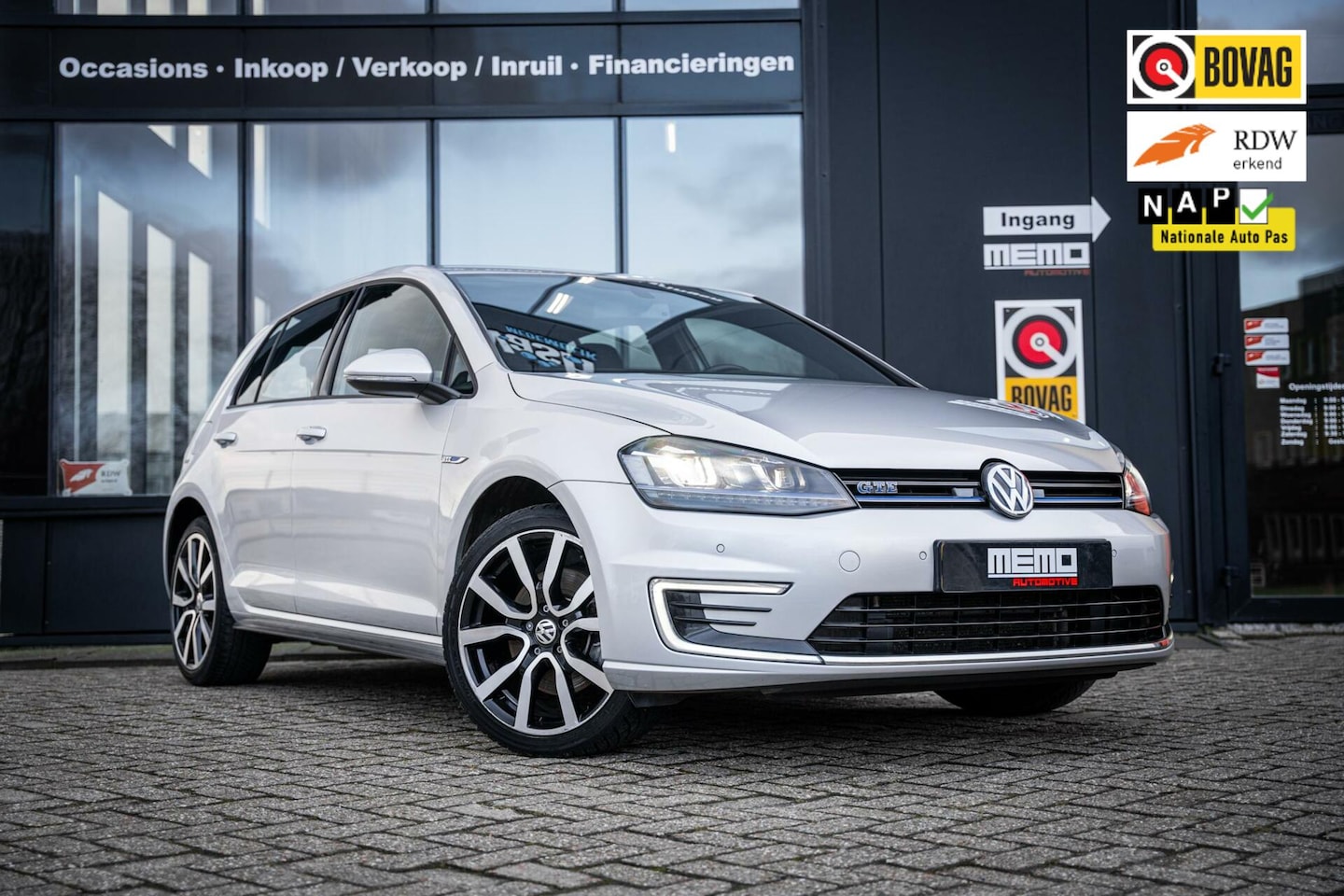 Volkswagen Golf - 1.4 TSI GTE*CARPLAY*NAVI*LED*TREKHAAK*NAP* - AutoWereld.nl