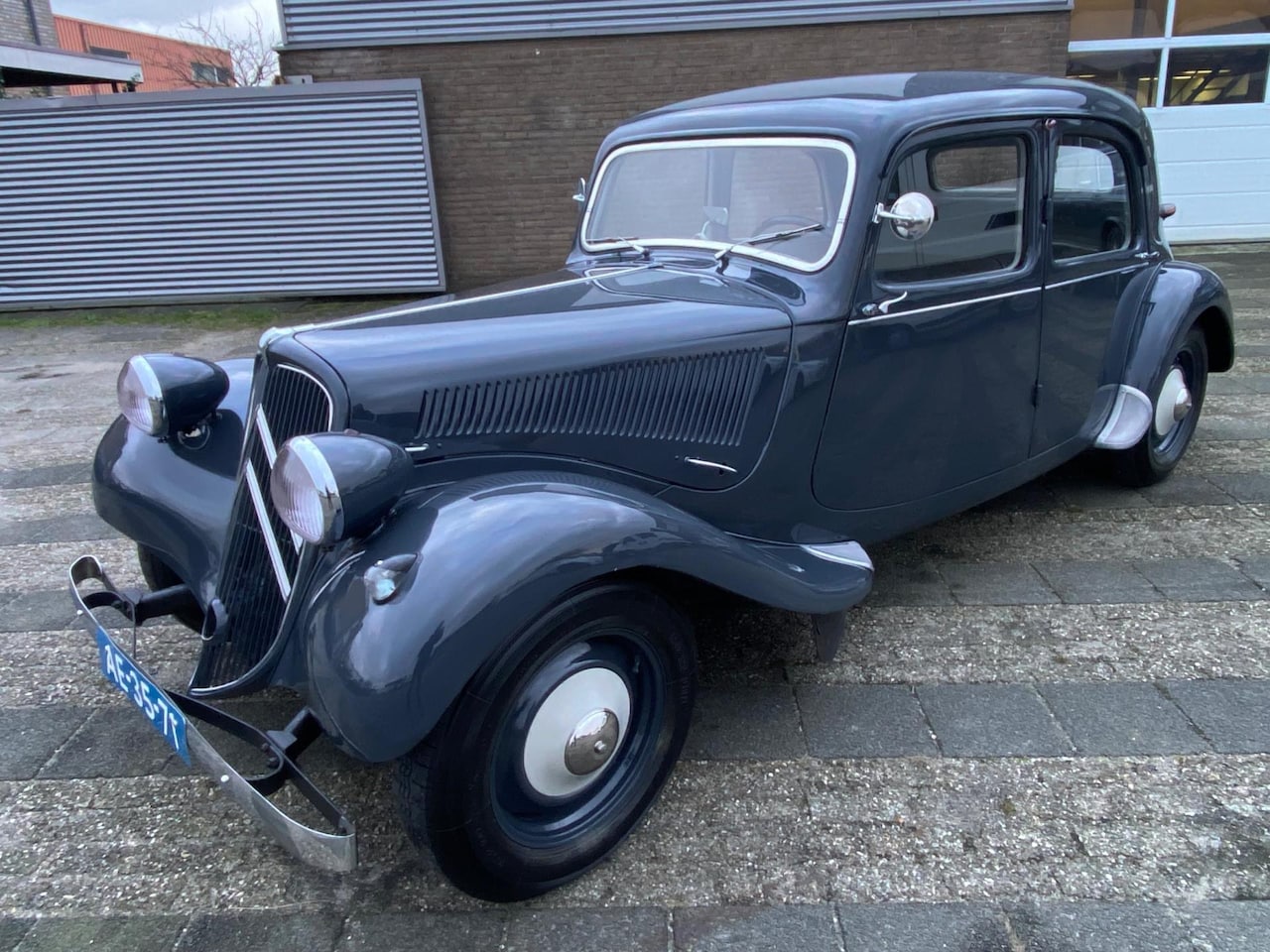 Citroën Traction - 11 BL 1955 nette staat - AutoWereld.nl