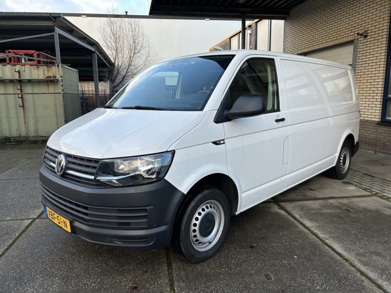 Volkswagen Transporter - 2.0 TDI L2H1 2.0 TDI L2H1 - AutoWereld.nl