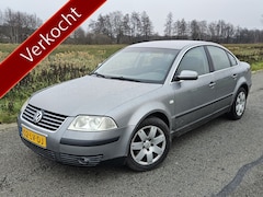 Volkswagen Passat - 2.0-20V Arctic