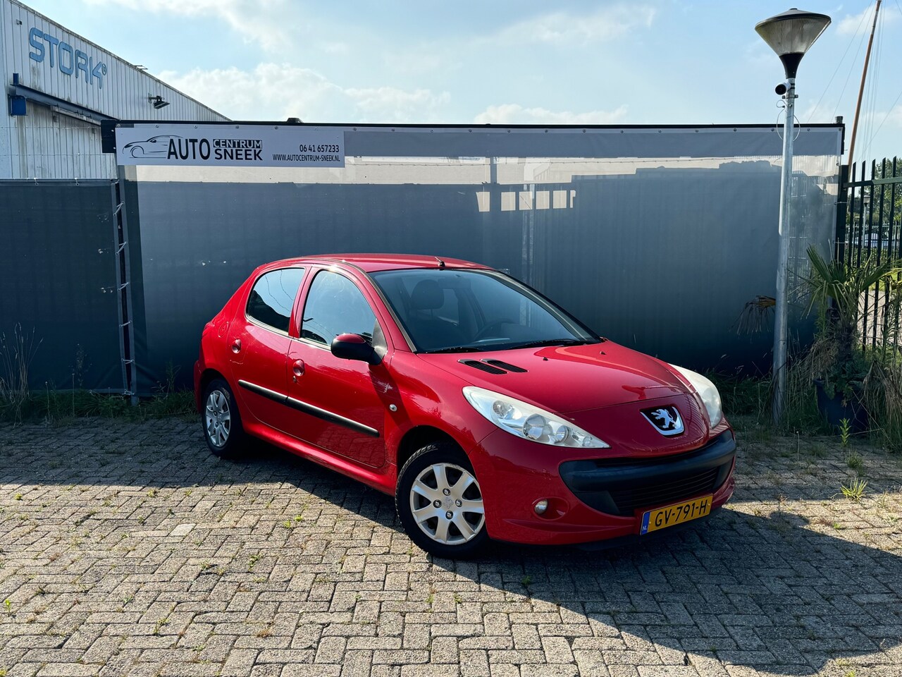 Peugeot 206 - 1.1 XR - NIEUWE APK - Airco - Elek ramen - AutoWereld.nl