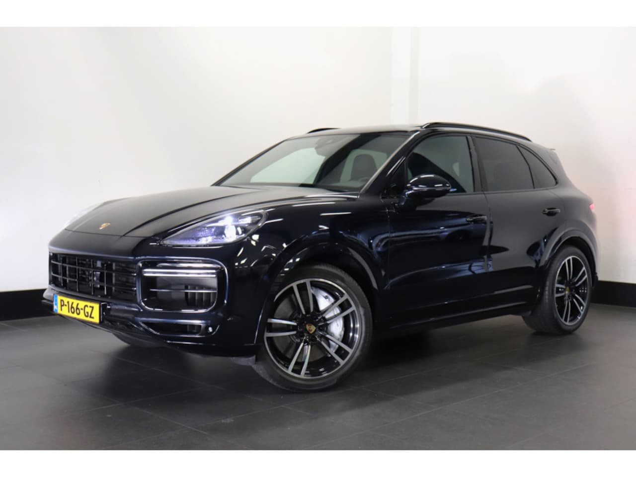 Porsche Cayenne - 4.0 Turbo 550PK | PANO-DAK | LEDER | € 79.900,- incl. BTW - AutoWereld.nl