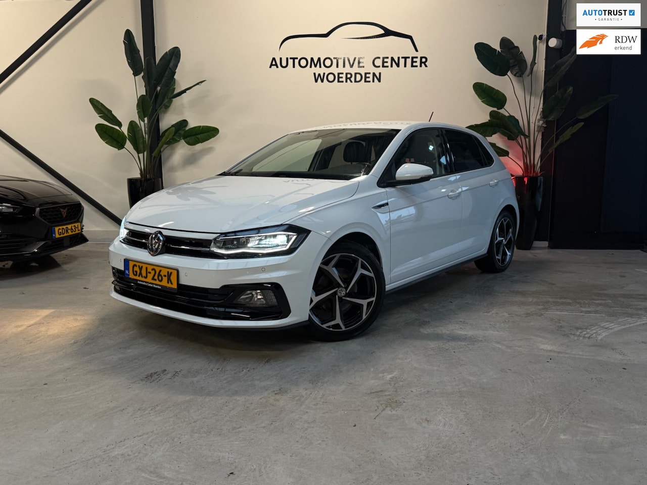 Volkswagen Polo - 1.0 TSI R-LINE LED CAMERA STOELVERWARMING CLIMA NAVI CARPLAY - AutoWereld.nl