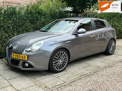 Alfa Romeo Giulietta - 1.4 T Distinctive Lusso Uconnect/PDC