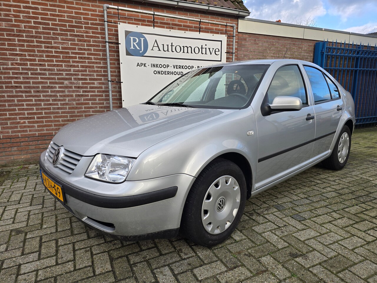 Volkswagen Bora - 1.6-16V APK/TREKHAAK - AutoWereld.nl