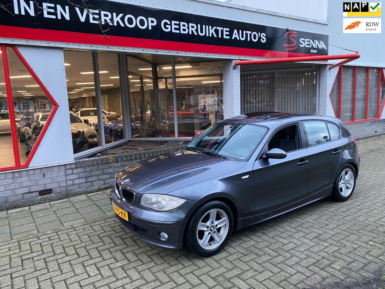 BMW 1-serie - 120i - Bj 2007 - Schuifdak - Sport interieur - Inr Mog ! - AutoWereld.nl