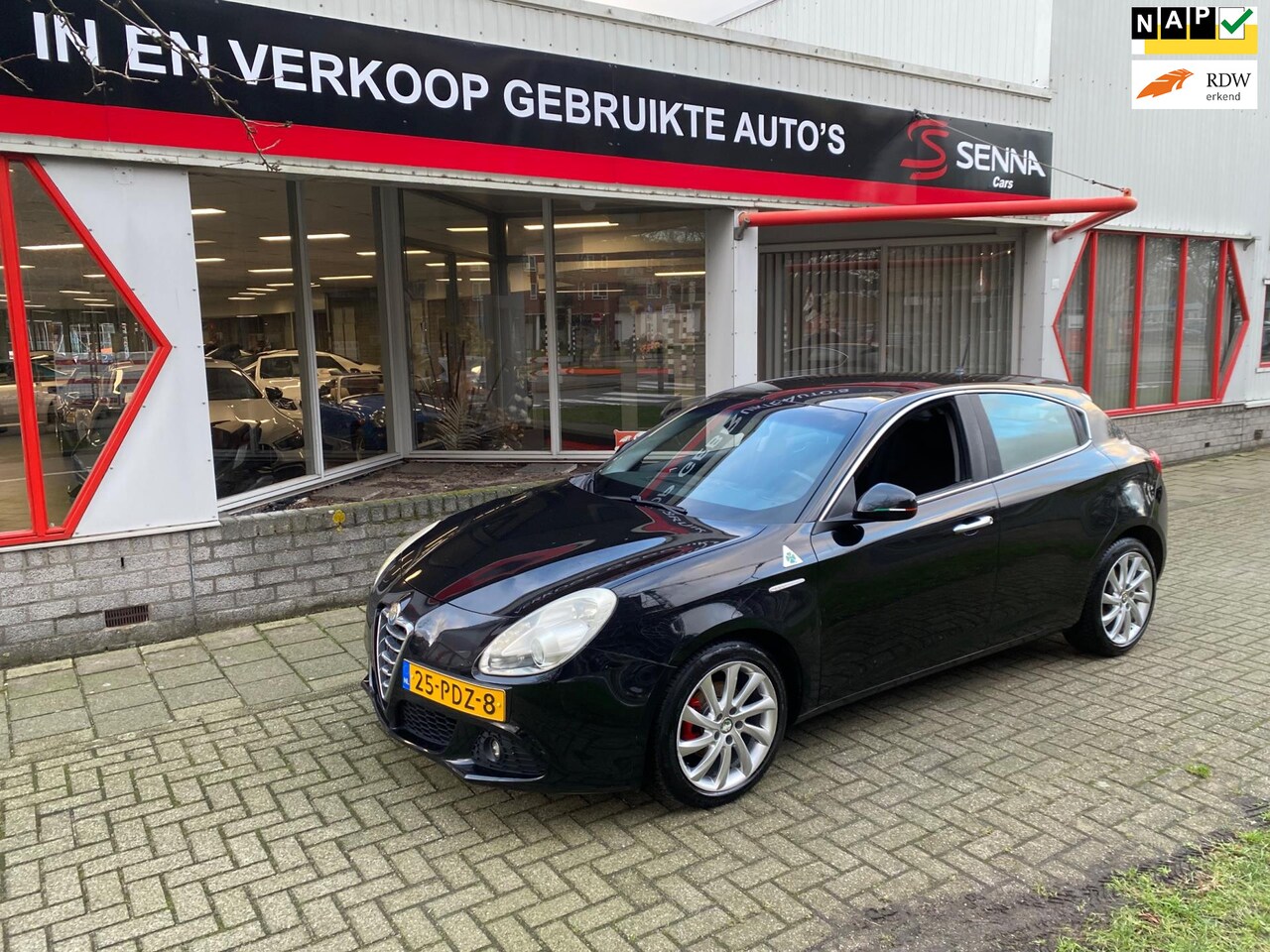 Alfa Romeo Giulietta - 1.6 JTDm Distinctive - 18 inch - Xenon - AutoWereld.nl