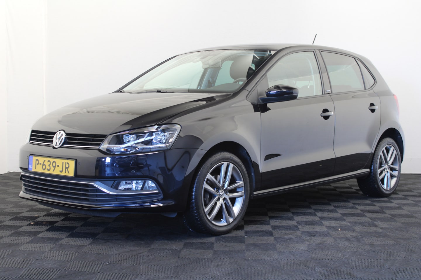 Volkswagen Polo - 1.0 Comfortline Connected Series |Stoelverwarming|Parkeersensoren| - AutoWereld.nl