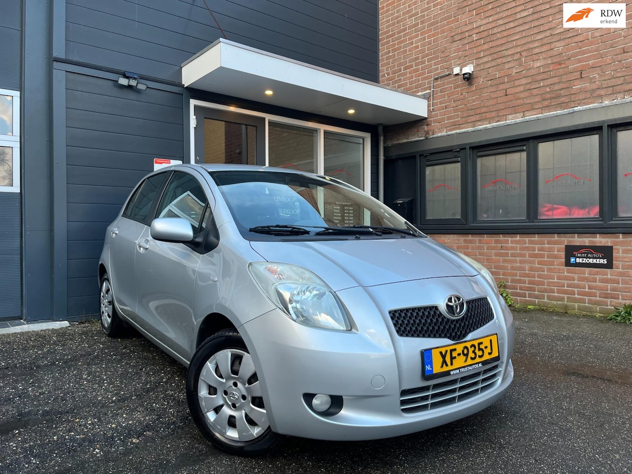 Toyota Yaris - 1.3 VVTi Terra|AIRCO|APK|TREKHAAK|ELEK.PAKKET - AutoWereld.nl