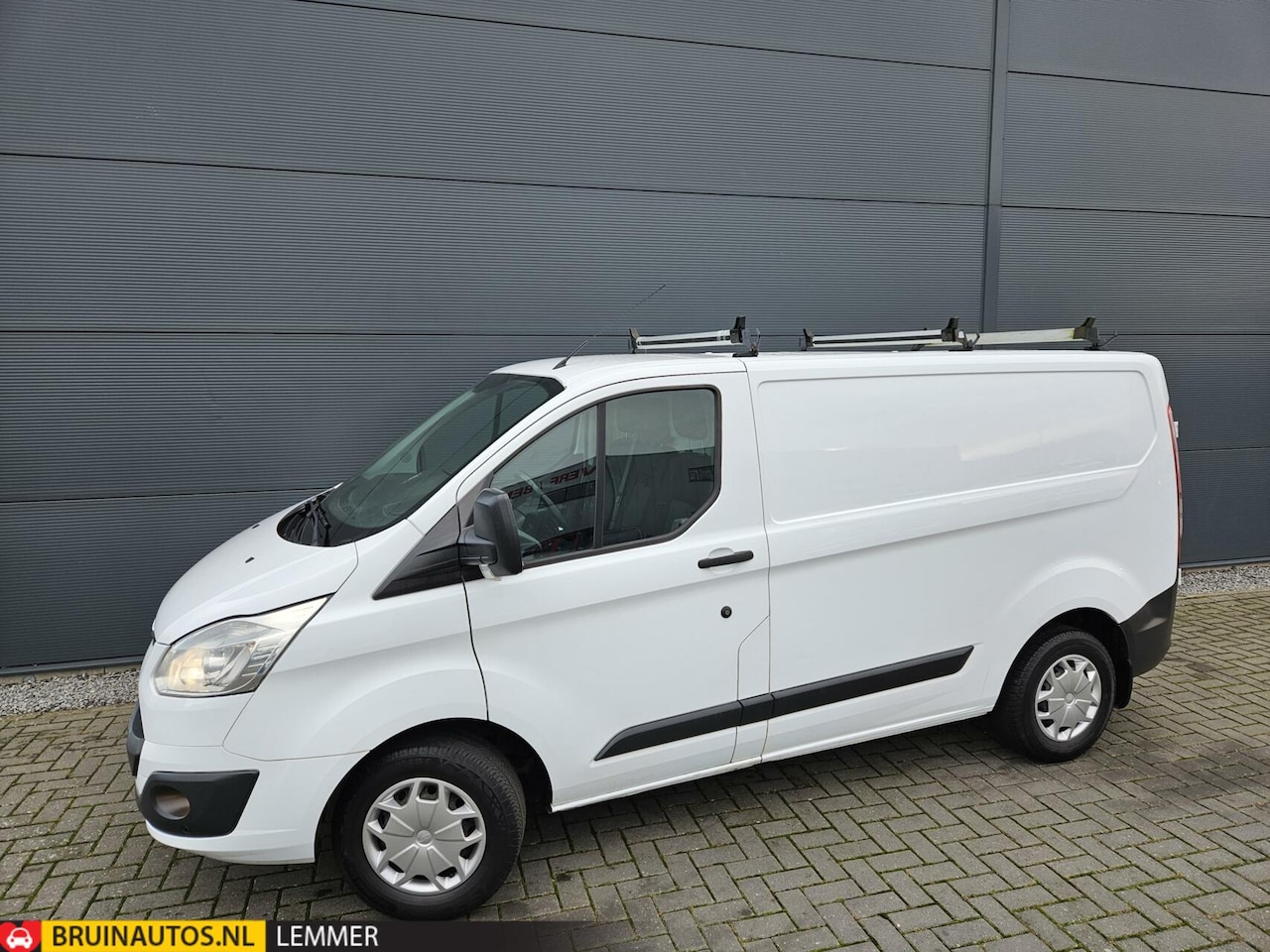 Ford Transit Custom - 2.0 TDCI L1H1 Airco navi trekhaak EU 6 - AutoWereld.nl