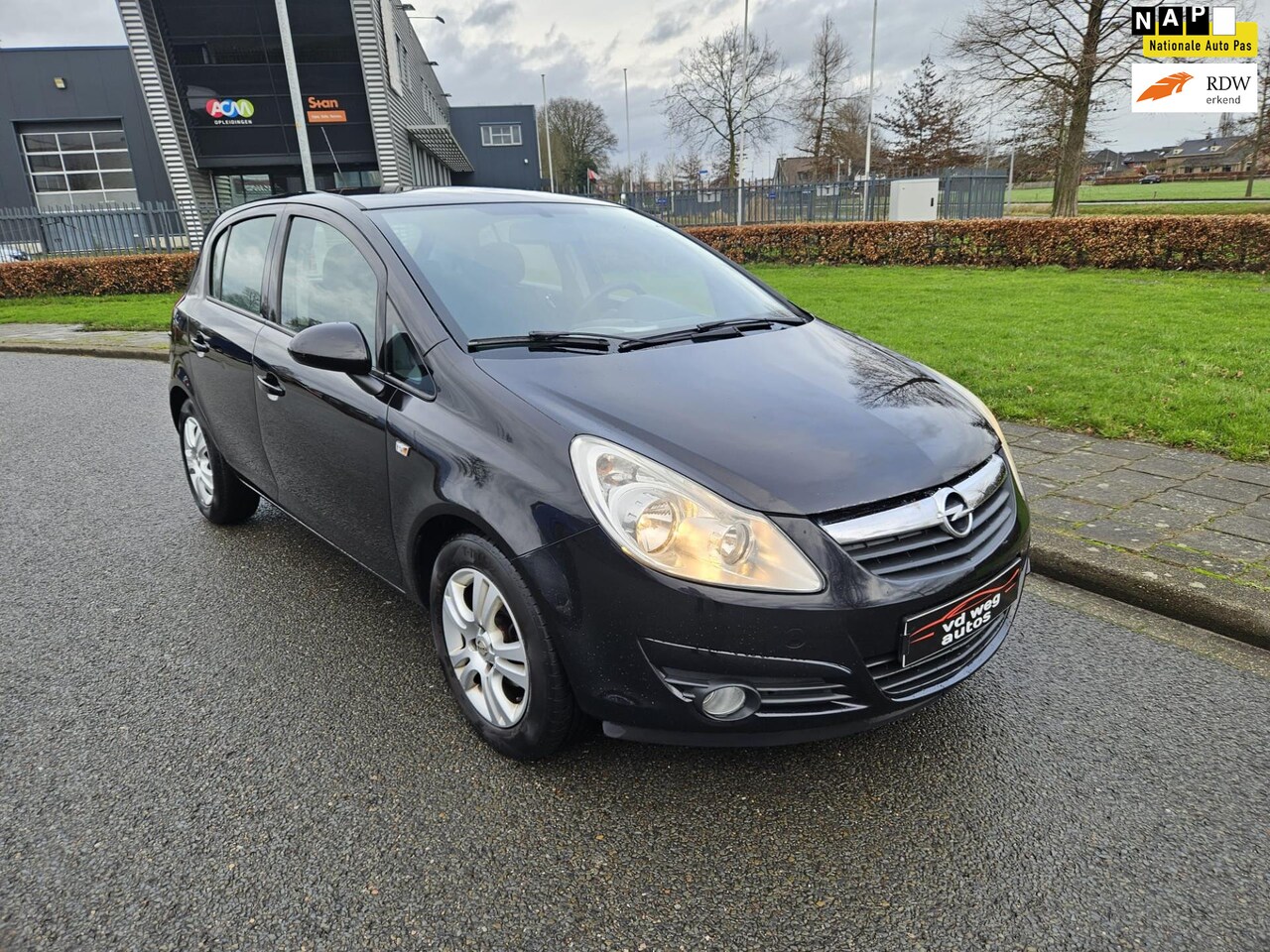 Opel Corsa - 1.2-16V Enjoy 5 deurs airco - AutoWereld.nl