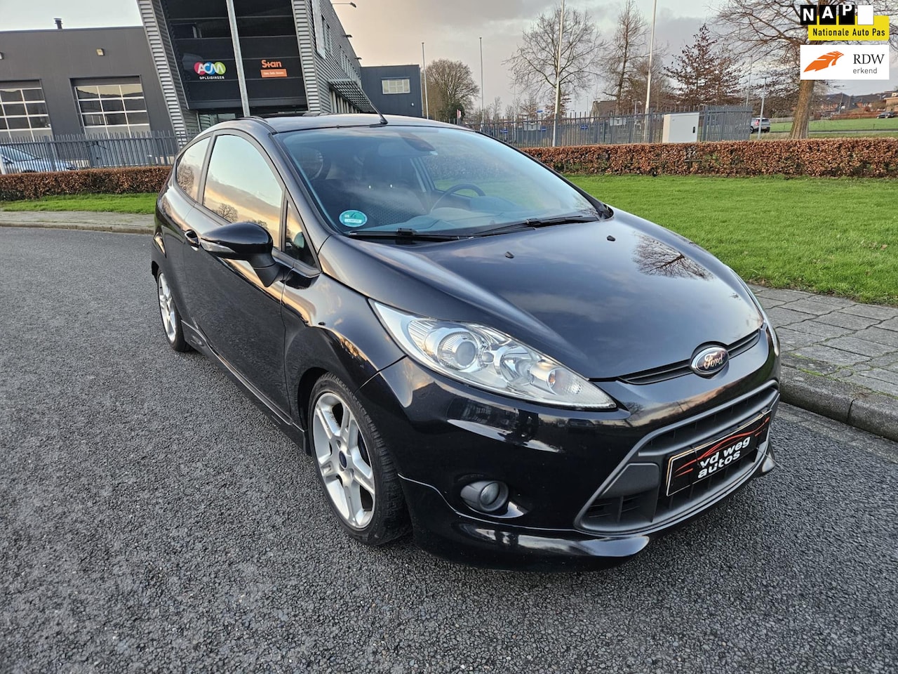 Ford Fiesta - 1.4 Ghia sport - AutoWereld.nl