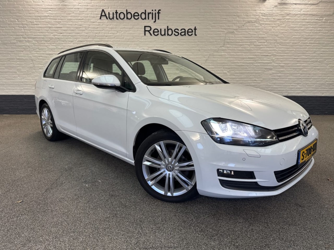 Volkswagen Golf - 1.2 TSI Highline Cruise Clima Camera Stoelverw, Led - AutoWereld.nl