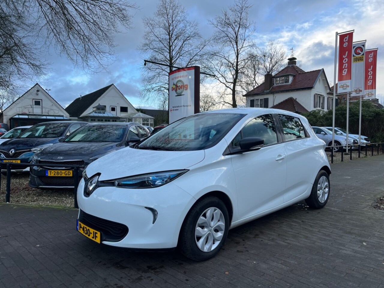 Renault Zoe - R90 LIFE 41 KWH (EX ACCU) / CRUISE CTR / AIRCO / RADIO-CD - AutoWereld.nl