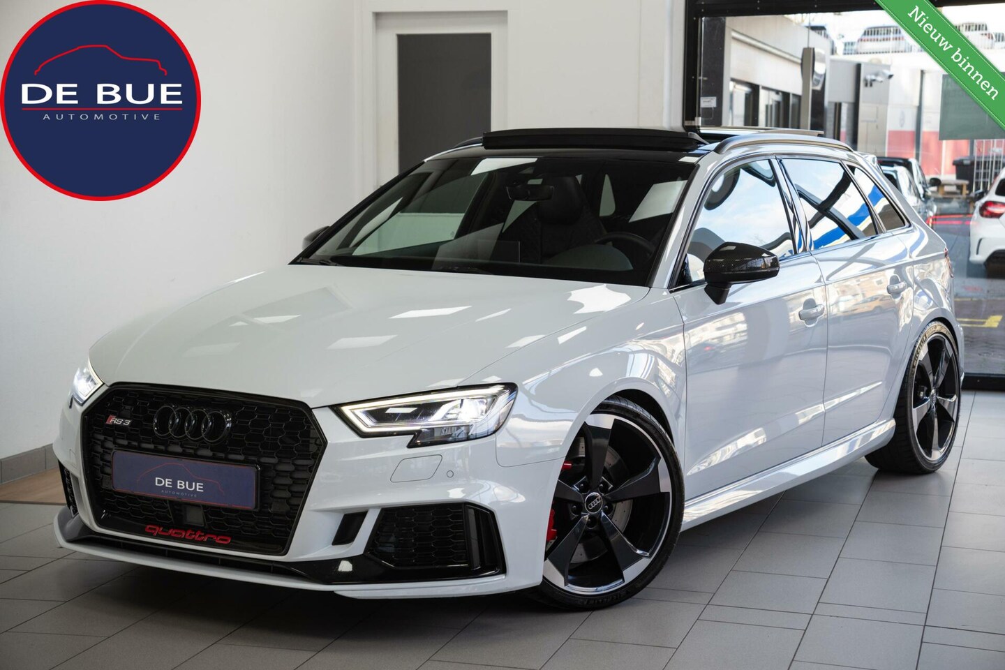 Audi RS3 - 2.5 TFSI RS3 Quattro 2e Eig Pano CarPlay B&O DAB Alcantara Carbon Dealer onderhouden - AutoWereld.nl